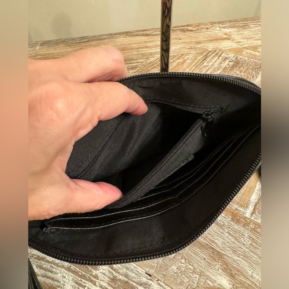 RELIC 🎁 BRAND COLLECTION 🎁 Canvas Sunflower Design with Black Velvet Flocking 🎁 - Picture 8 of 9